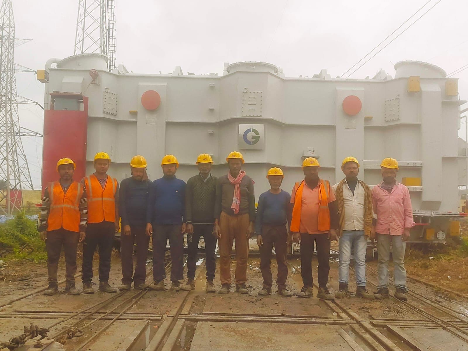 IPN LIFTERS crew in front of a 210 MVA transformer at NTPC Farakka thermal power station